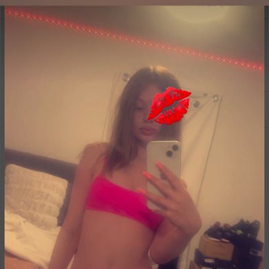 alexia a Baney x Free OF 4 LIFE (alexiabaney) Header Photo Added 2024-12-06