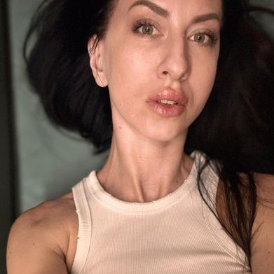 𝐑𝐢𝐧𝐚𝐝𝐚 𝐃𝐚𝐫𝐢 🔞 (rinadadari) Profile Photo Added 2025-02-12