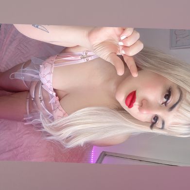 QueenStephanie👑 (queenstephanie1) Header Photo Added 2025-08-19