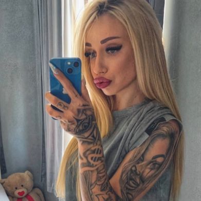 𝐌𝐢𝐤𝐚𝐞𝐥𝐚 𝐄𝐧𝐜𝐡𝐞𝐯𝐚 (mikabella.fox) Profile Photo Added 2025-09-25