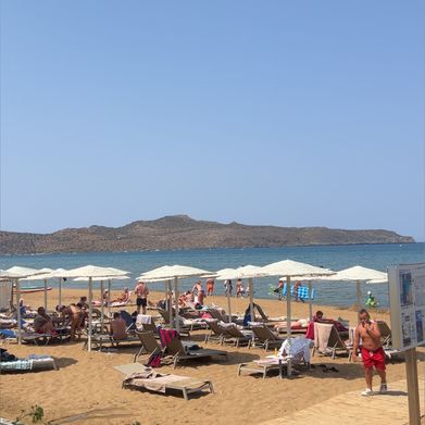 B 🐝💓 (beckaahzzh) Header Photo Added 2025-10-03