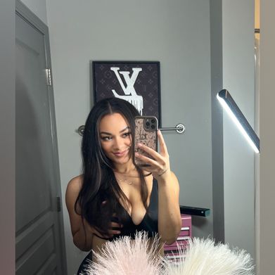 M (momstermoo) Profile Photo Added 2025-08-11