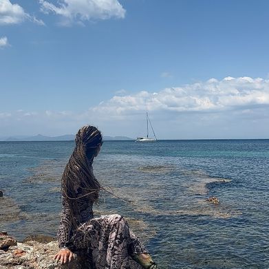 Mia Brandt 🌚 (mia_brandt) Header Photo Added 2025-10-20