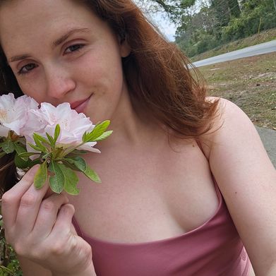 Rosie Davis (stonergoddess) Profile Photo Added 2025-02-26