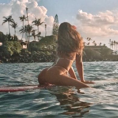 Jessica 🏄🏼‍♀️ (jessnfairies) Header Photo Added 2025-12-13