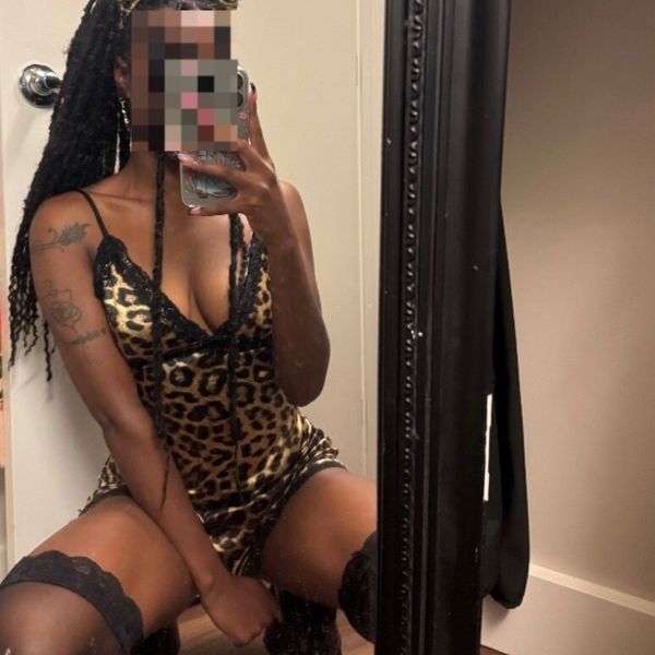 Sapphire V (sapphire.thevixen) OnlyFans profile photo