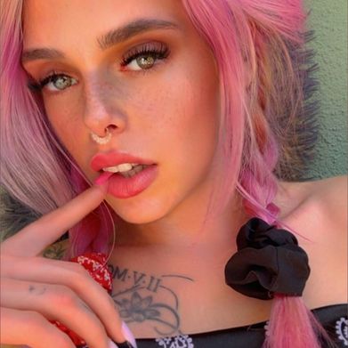 Lia Sommer (lia.sommer) Header Photo Added 2025-04-12