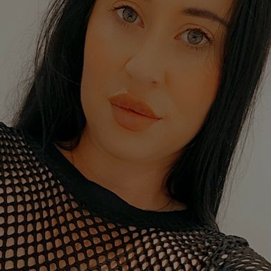 uk_chic (uk_chic) Profile Photo Added 2025-02-12