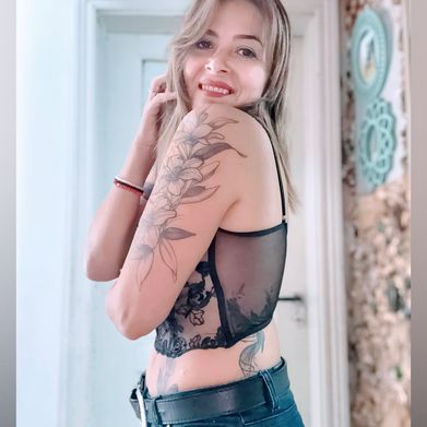 Brunygoddess (rossbomm) Profile Photo Added 2025-05-19