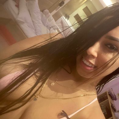 ℰ𝓂𝒾𝓁𝓎 ℛ𝑜𝒹𝓇𝒾𝑔𝓊𝑒𝓏 🦊 (emilyrodriguezof) Profile Photo Added 2025-01-07