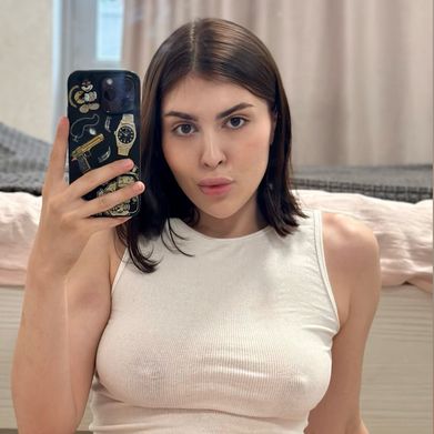 Mia (ladreammia) Profile Photo Added 2025-08-06