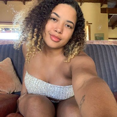 𝐿𝒶𝓇𝒾𝓈𝓈𝒶🎄 𝑩𝑹𝑬𝑬𝑫 𝑴𝑬  💦 Added Photo on 2025-01-08