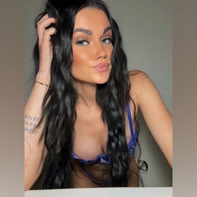 Rebel Roxie 🖤 (rebelroxievip) Profile Photo Added 2025-10-31