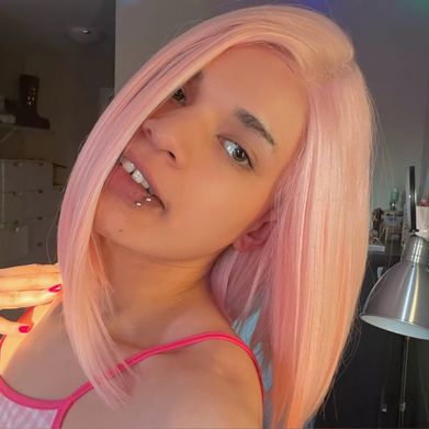 Paris Divine (parisdivinefeet) Profile Photo Added 2025-02-14