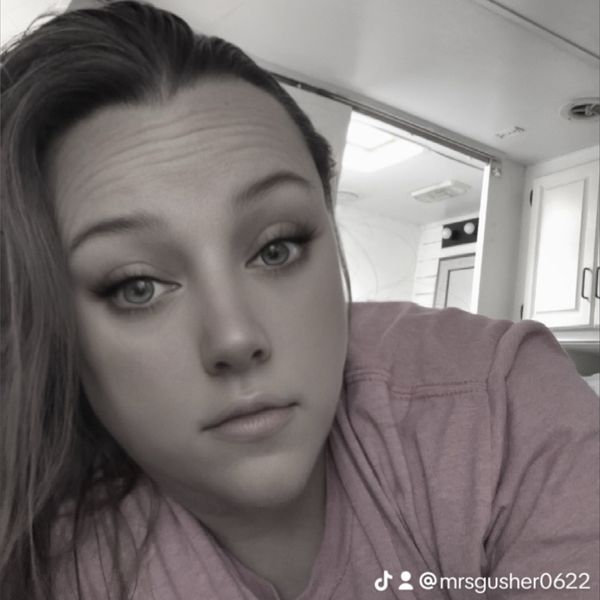 Elizabeth Spencer (mrsgusher2022) OnlyFans profile photo