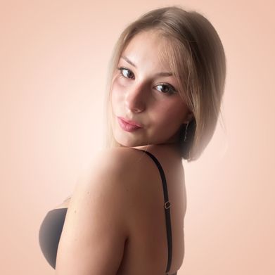 Sára Holečková (saruus) OnlyFans Profile Image