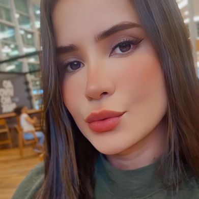 Helena 🇧🇷💚 (helenacat22) Profile Photo Added 2024-10-15