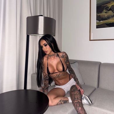 Dior 🖤 Added Photo on 2025-03-08