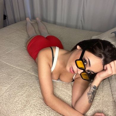 Mia 🌸 (miabellucii) Header Photo Added 2025-10-24