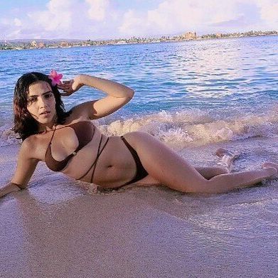 Gaby R (gabyr12) Header Photo Added 2025-12-05