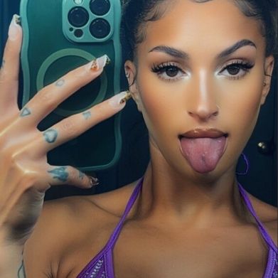 Ria (riabia) Profile Photo Added 2025-10-24