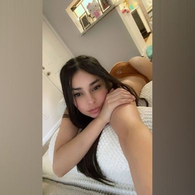 ✌️🙈🫦 (alejandrazavala) Header Photo Added 2025-10-24