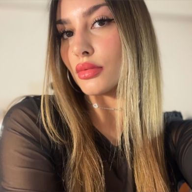 JULI | Sultry Switch 🐦‍🔥💋 (juli.taylor) Profile Photo Added 2025-10-03