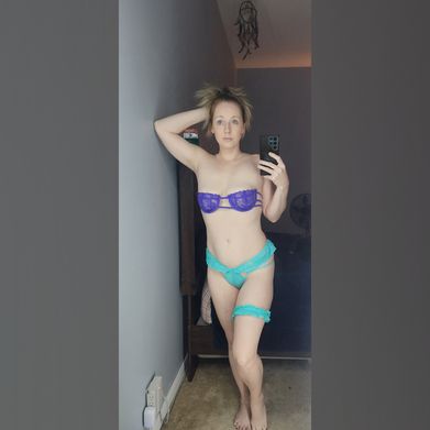 Peachiee (peachieebrittanyyyy) Header Photo Added 2025-08-12