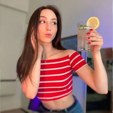 Emilia Jolly 🧚‍♀️ (emilia_jolly) Header Photo Added 2025-11-12