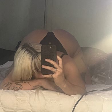 Alyssa Autumn (alyssaautumn) Header Photo Added 2025-09-27