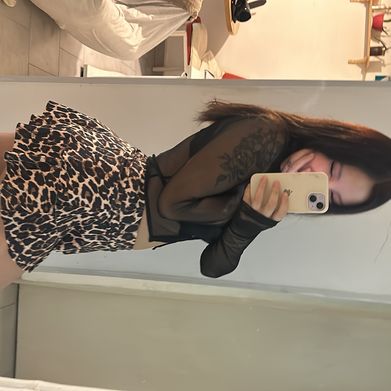 Ana (annaahomealone) Header Photo Added 2024-11-22