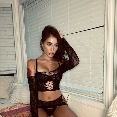 Daisy Seraphine (theholyflower) Header Photo Added 2024-09-16