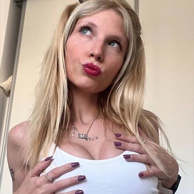 Juliette 💃🏼 (juliette_srz) OnlyFans Profile Image