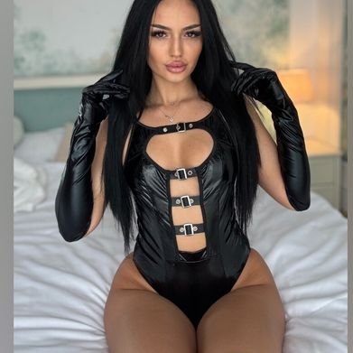 Julia Kelly (juliakelly) Profile Photo Added 2025-10-24