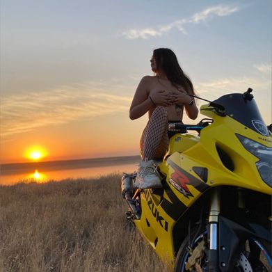 Hannah (hannah_babbby) Header Photo Added 2025-06-22