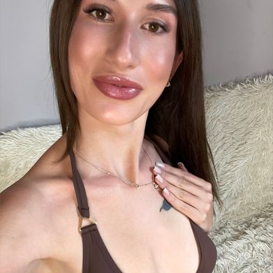 Lily Snow❤️ (lilysnowww) Profile Photo Added 2025-09-17