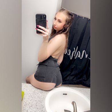 Lee Lee (itzleelee) Profile Image