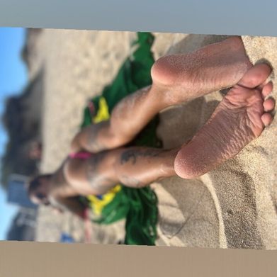 Bunny 💗 Deskicio (deskiciosg) Header Photo Added 2025-11-23