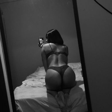 BARBIE🫦 (b_queennn) Header Photo Added 2025-10-23