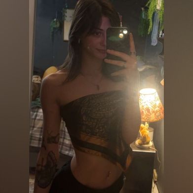 Maria Costa 👑✨ (yourpetiteaddiction) Profile Photo Added 2025-10-14