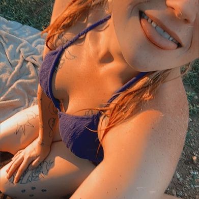 FireRedHead (hotredheadwife) Profile Photo Added 2025-07-02