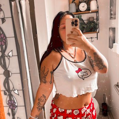 Cinnibabe (mrs_voorhees) Header Photo Added 2025-02-19