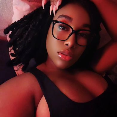 Curvy Lee (curvy-lee) OnlyFans Profile Image