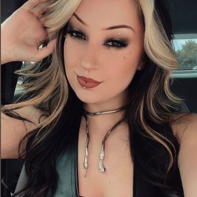 OnlyFans Model Alice Devyne (alicedevyne) Profile Image