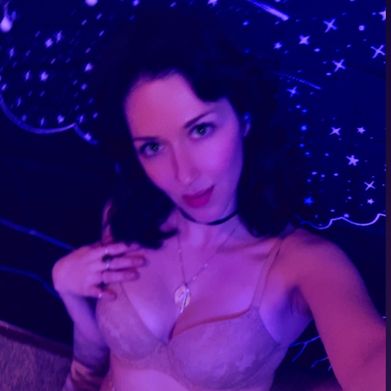 Luna Mae 🖤 (lunabitesback) Profile Photo Added 2025-10-10