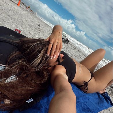 Lo💗 (logirl1) Header Photo Added 2025-09-22