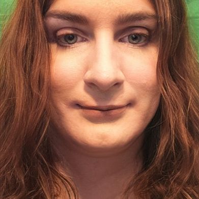 June Moon (junefierymoon) Profile Photo Added 2025-08-13