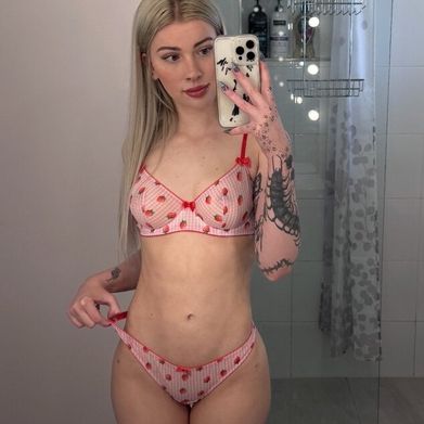 OnlyFans Model Angel 🧚🏻✨ (angelgirlvip) Profile Image