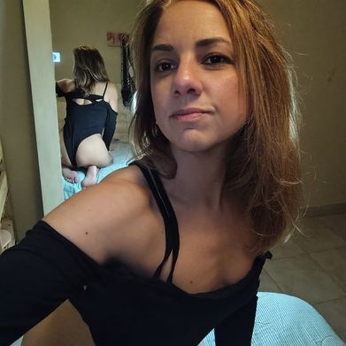 Claire - Sweet and Sexy Mommy (sweetandsexymommy) Profile Photo Added 2025-09-28