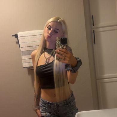 OnlyFans Model K 💌 (prettyandpink444) Profile Image